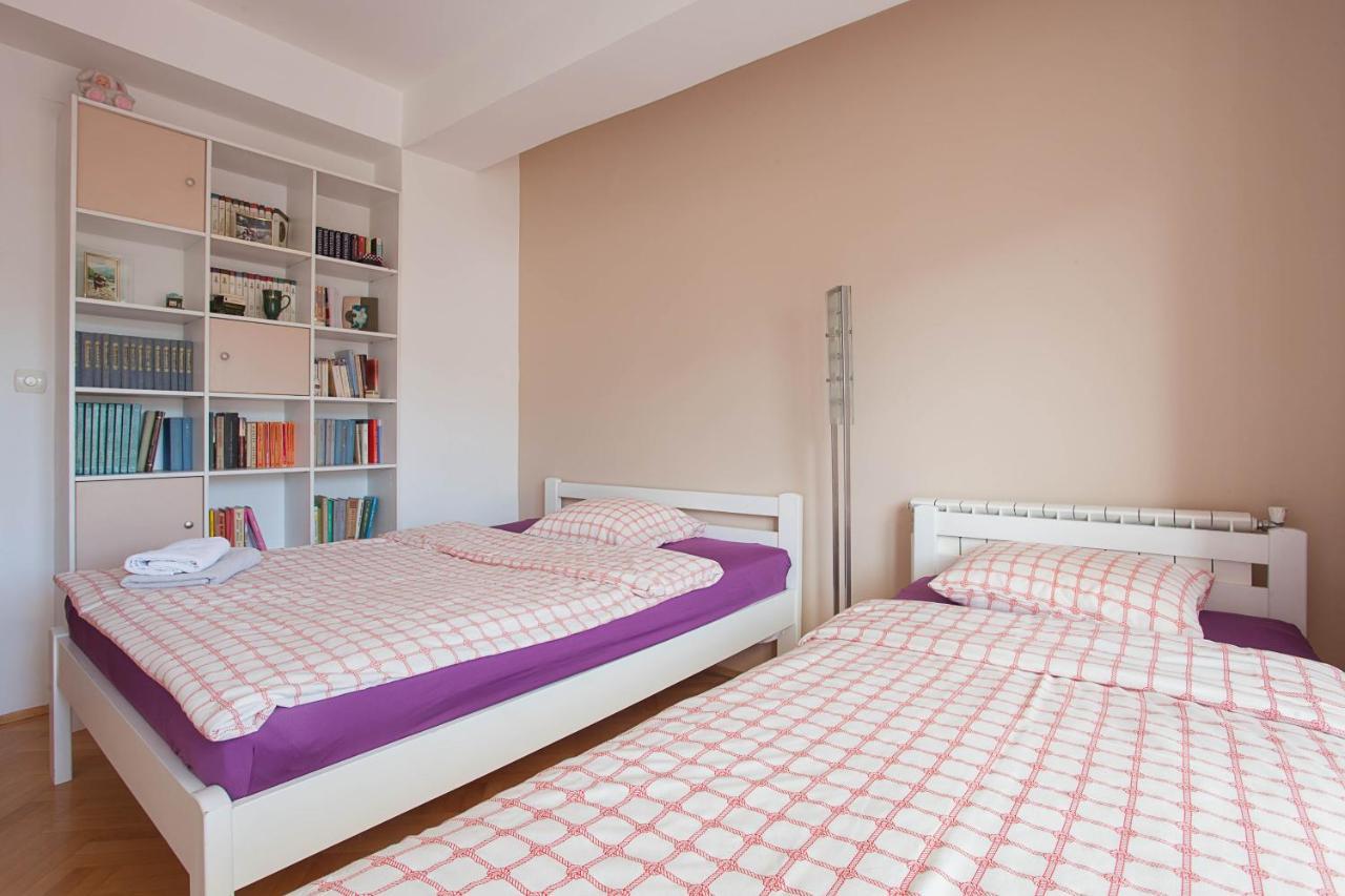 Red Apartment Skopje Ngoại thất bức ảnh