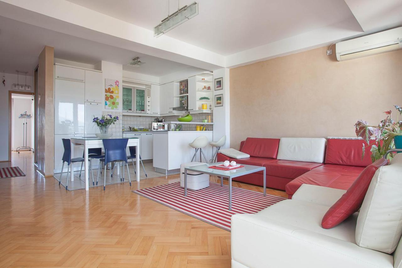 Red Apartment Skopje Ngoại thất bức ảnh