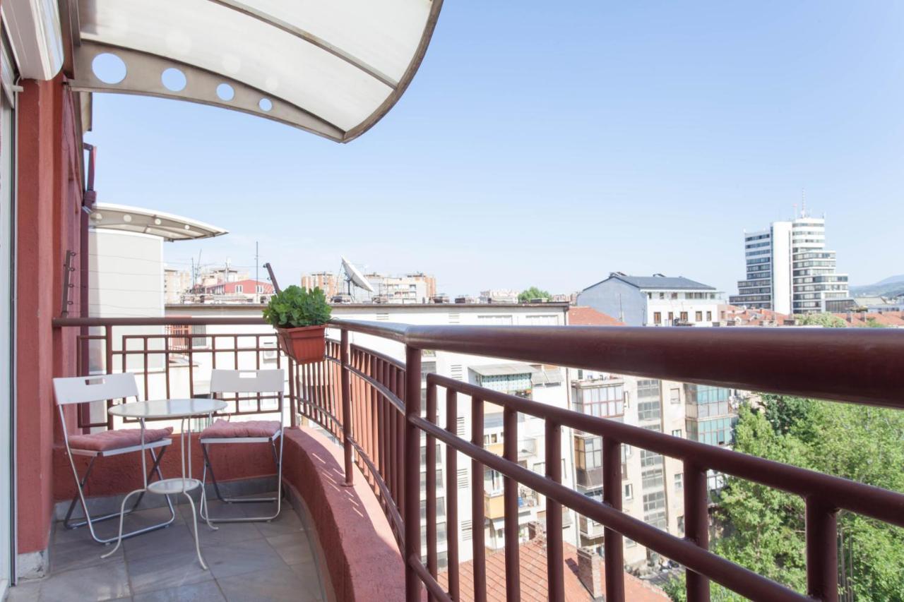 Red Apartment Skopje Ngoại thất bức ảnh